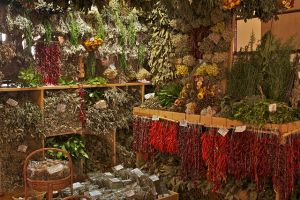 640px-Spices_&_Herbs_at_Mercado_dos_Lavradores,_Funchal_-_Nov_2010